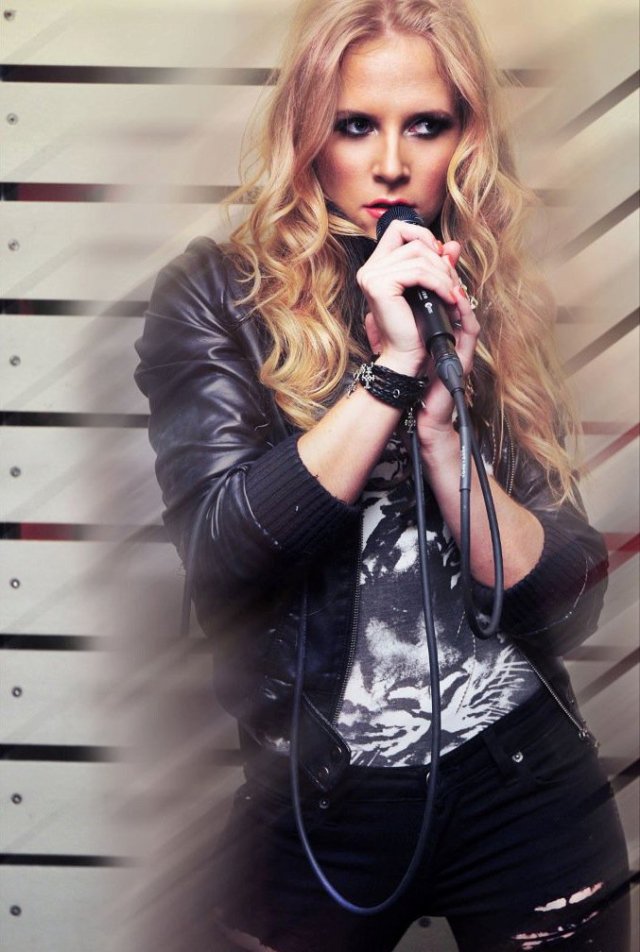 665415_369477486477421_203368661_o